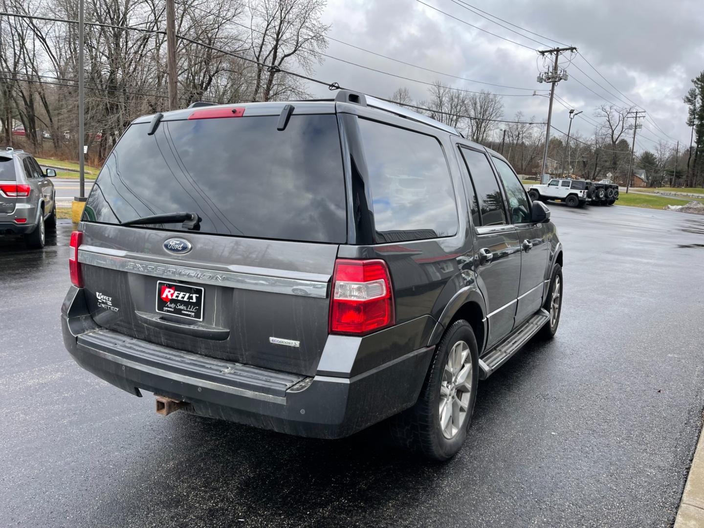 2015 Gray /Black Ford Expedition Limited 4WD (1FMJU2AT6FE) with an 3.5L V6 DOHC 24V TWIN TURBO engine, 6-Speed Automatic transmission, located at 547 E. Main St., Orwell, OH, 44076, (440) 437-5893, 41.535435, -80.847855 - Photo#7